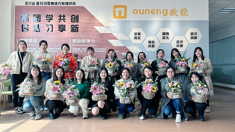深夜激情网机械妇女节插花活动